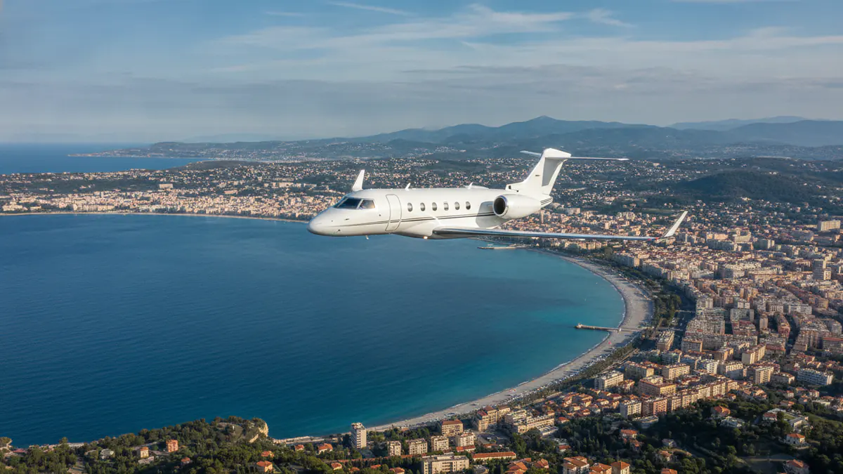Private jet Paris to Nice: light jet descending towards Nice